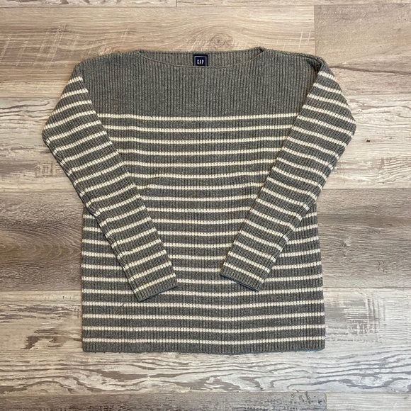 GAP Boat Neck Merino Wool Sweater - Picture 6 of 7